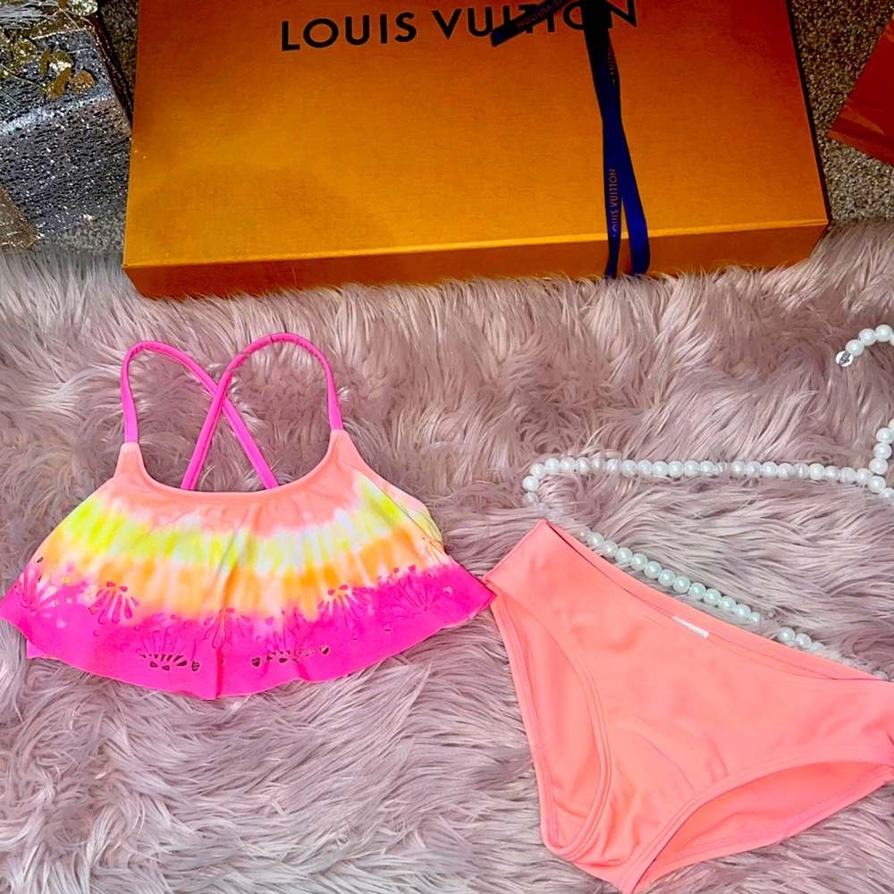 EUC Worn 1x Cat & Jack Target Sunset Scallop Shell 2 Piece Swimsuit Sz S- 6 / 6X